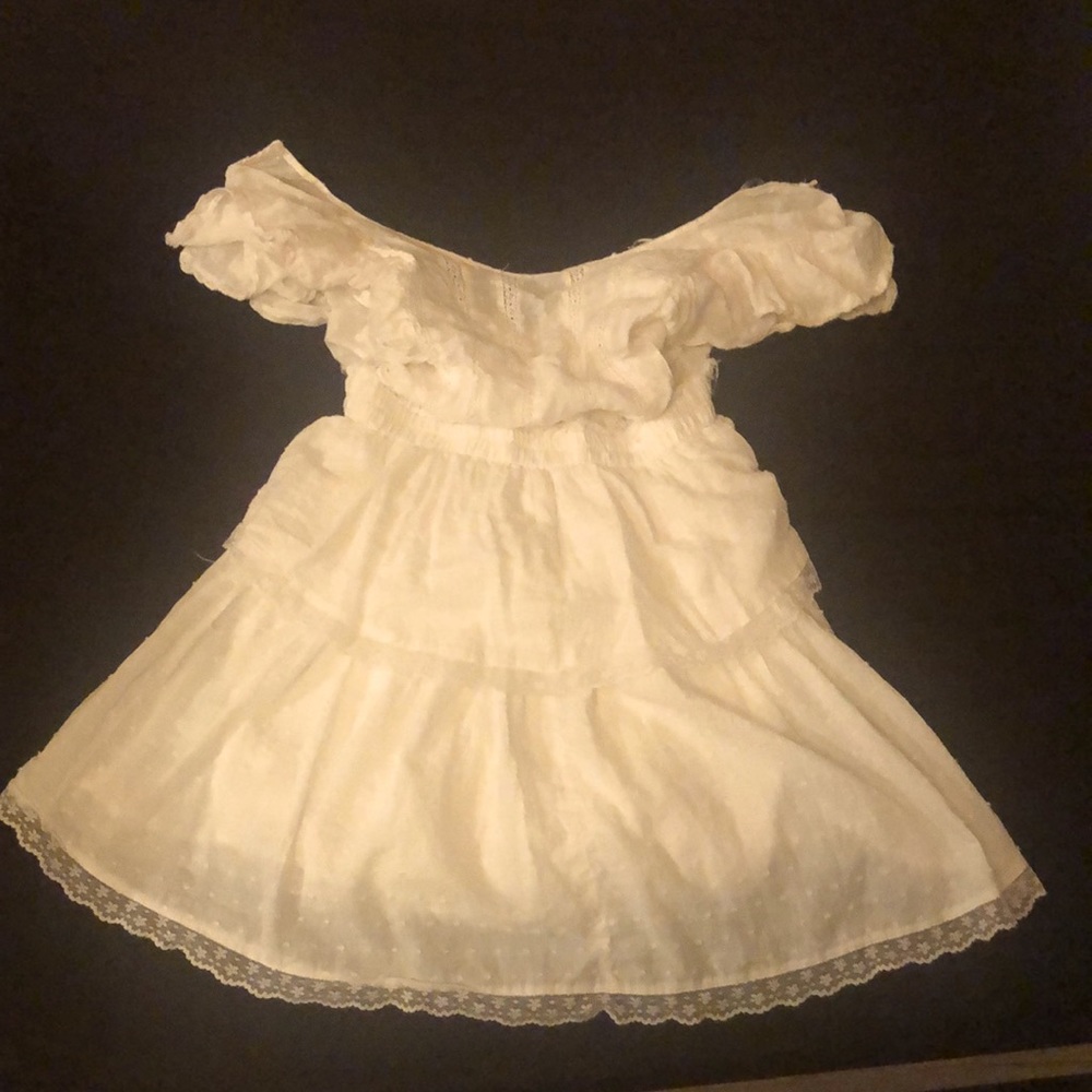 Cute cottage core white dress vibes